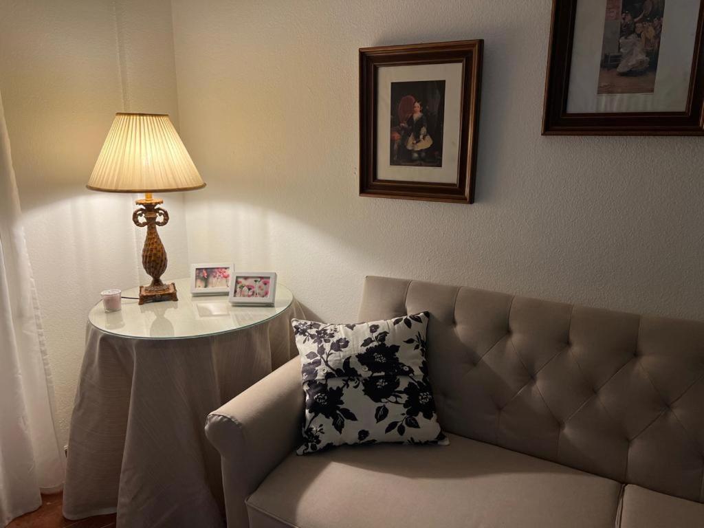 Apartamento Turistico R. Gonzalez Abreu Sevilla Buitenkant foto